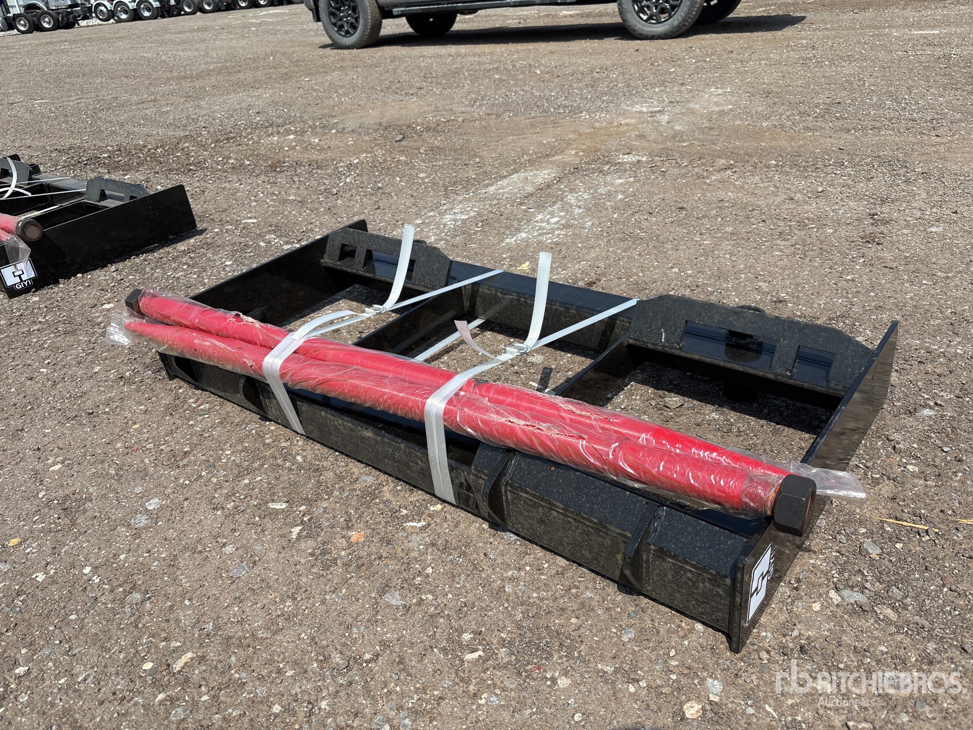 2026 GIYI GY-BF47 47 in Skid Steer Bale Spear (Unused)