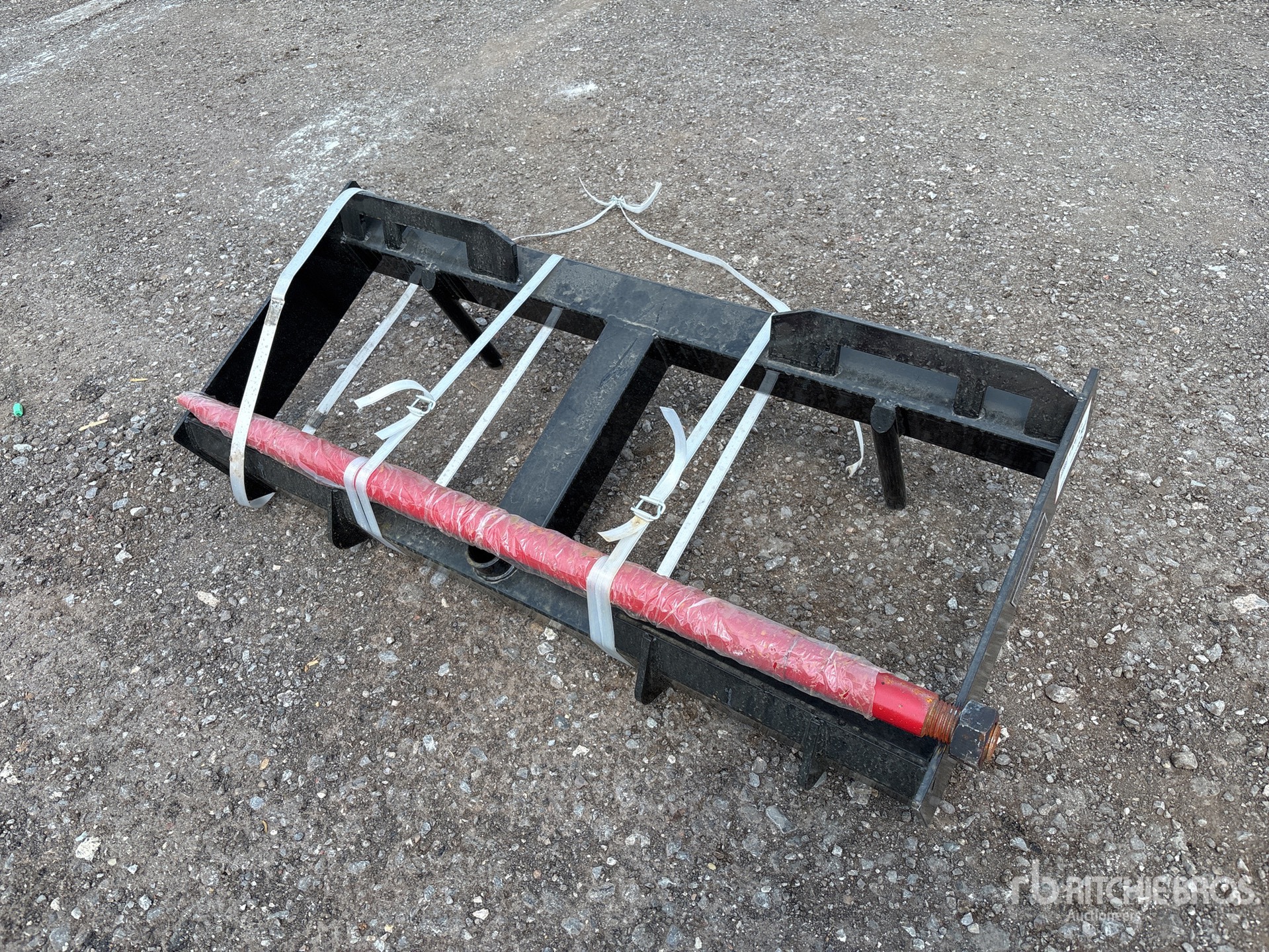 2026 GIYI GY-HF47 47 in Skid Steer Bale Spear (Unused)