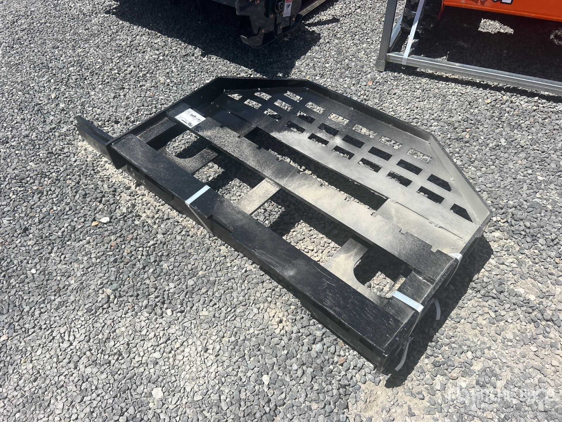 2026 GIYI GY-DHC 60 in Skid Steer Forks (Unused)