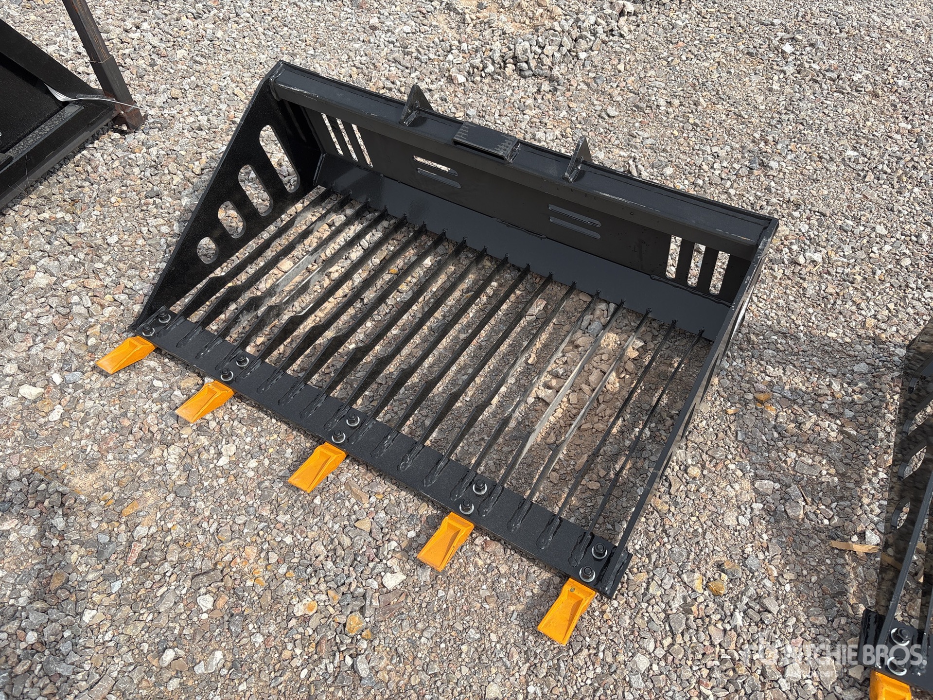 2026 GIYI GY-RB44 44 in Q/C Skeleton Mini Rock Skid Steer Bucket (Unused)