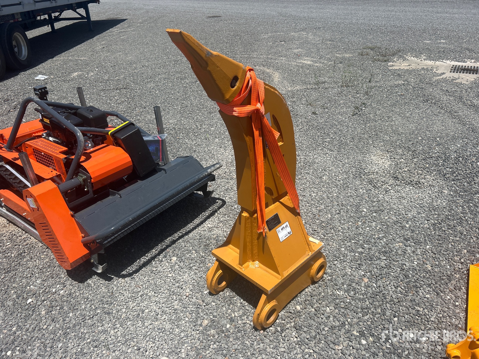 2026 GIYI GY-R320 Excavator Ripper - Fits Cat 320 (Unused)