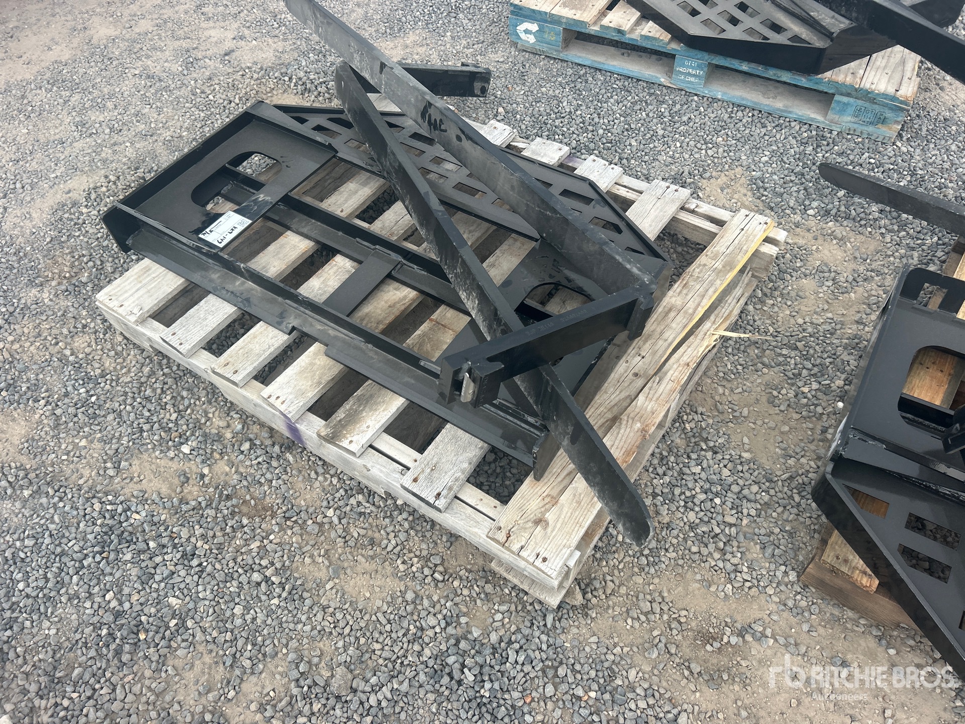 2026 GIYI GY-DHC 60 in Skid Steer Forks (Unused)