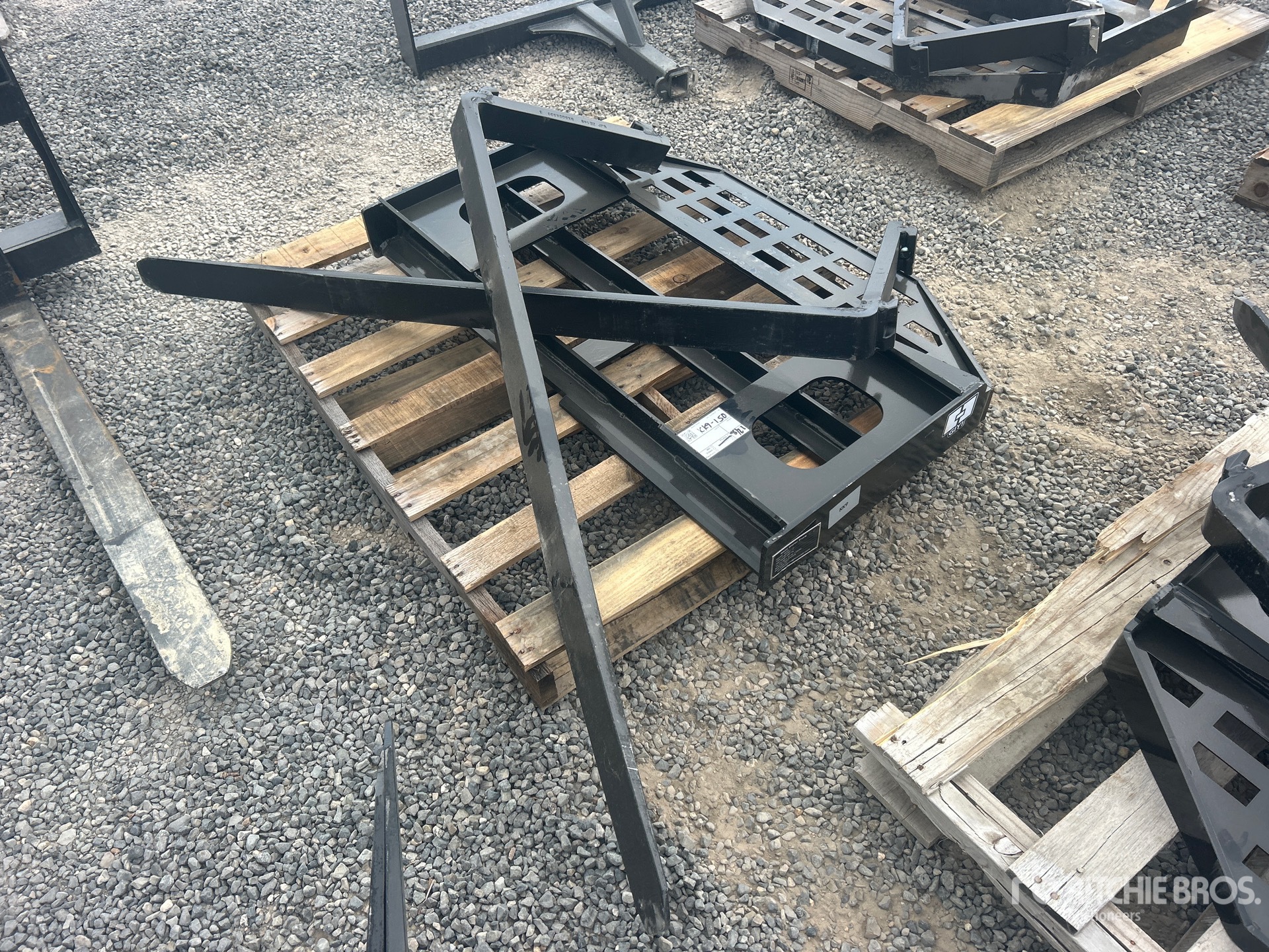 2026 GIYI GY-DHC 60 in Skid Steer Forks (Unused)