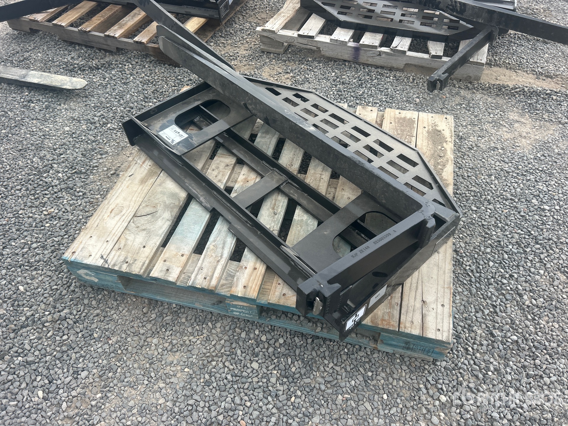 2026 GIYI GY-DHC 60 in Skid Steer Forks (Unused)