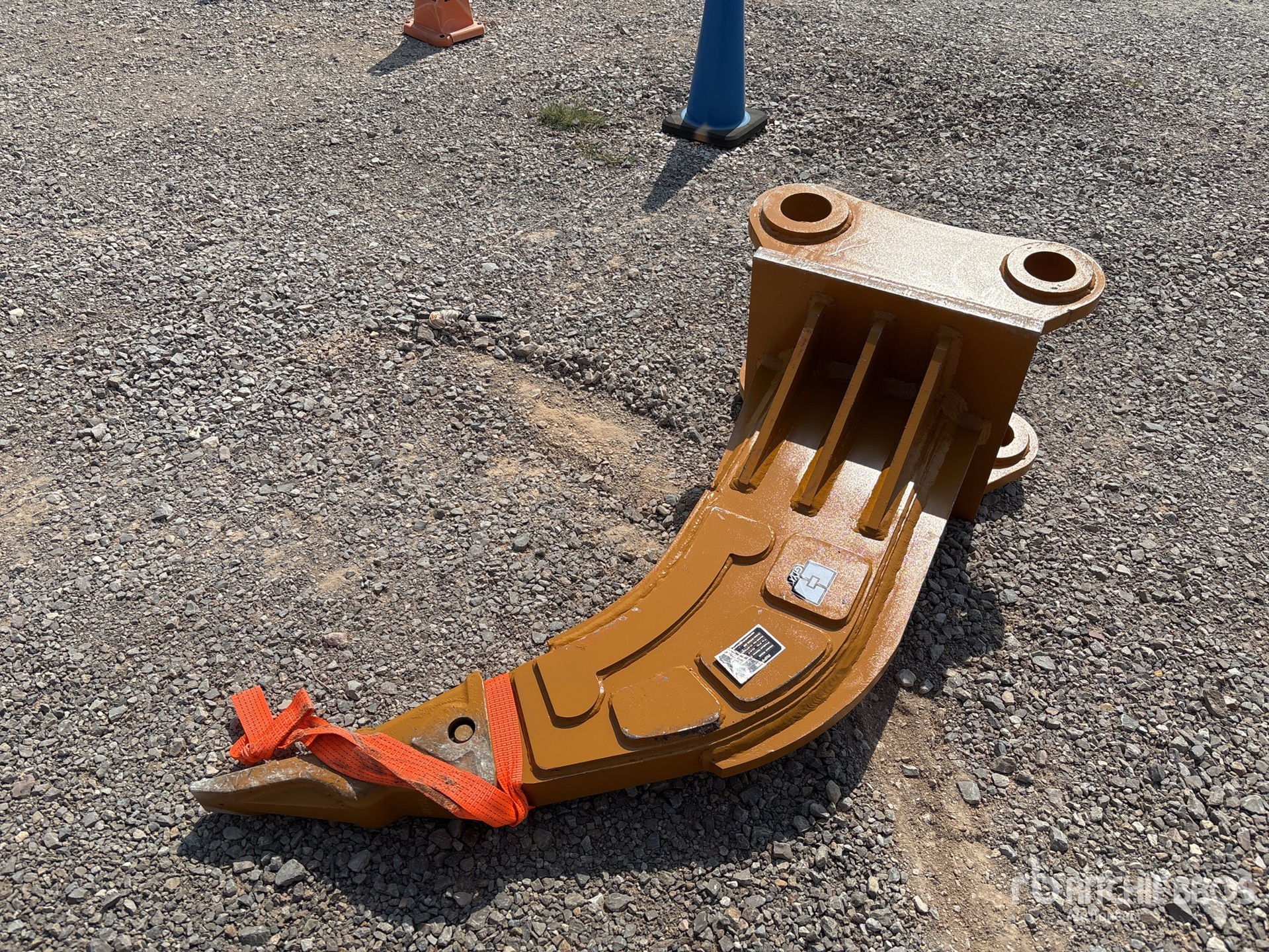 2026 GIYI GY-R336 5.5 in Excavator Ripper (Unused)