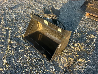 2026 GIYI GY-D5T 36 in Hydraulic Tilting Excavator Bucket (Unused)