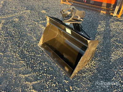 2026 GIYI GY-D5T 36 in Hydraulic Tilting Excavator Bucket (Unused)