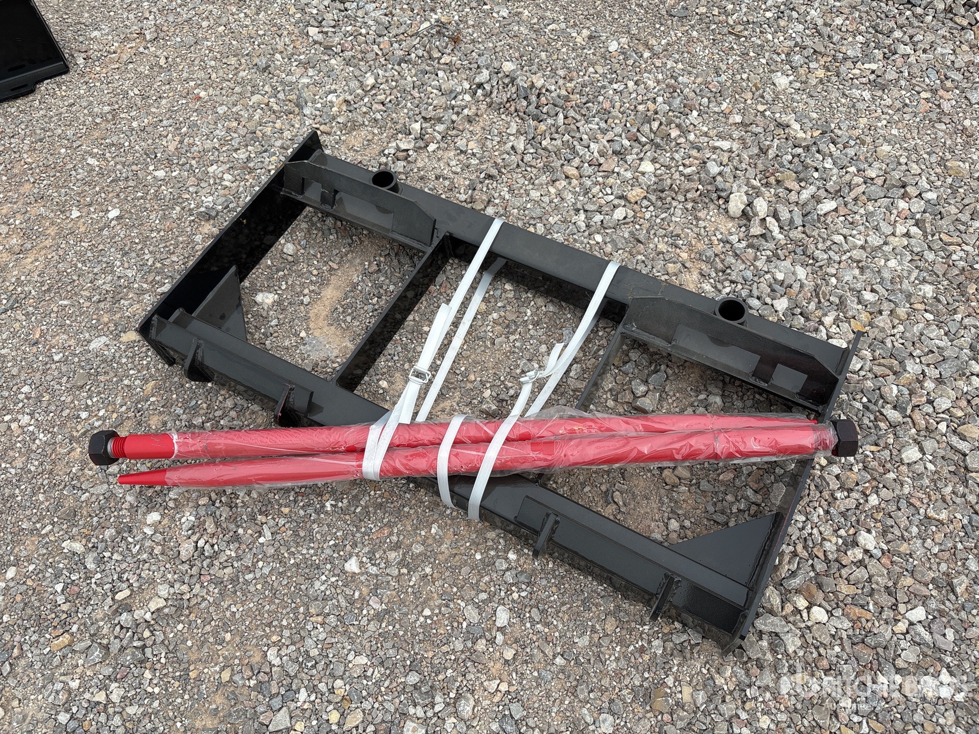 2026 GIYI GY-BF47 47 in Skid Steer Bale Spear (Unused)