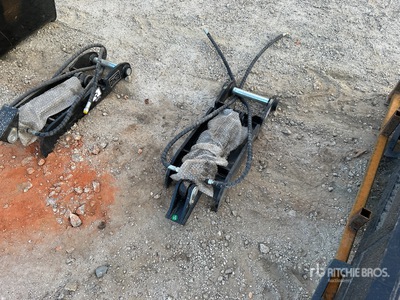 2026 GIYI GY-XJ3T 10 in Hydraulic Excavator Thumb (Unused)