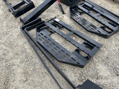 2026 GIYI DHC 60 in Skid Steer Forks (Unused)