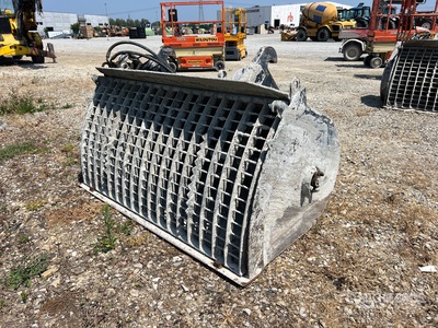 2008 SIMA S75 Mixing Bucket
