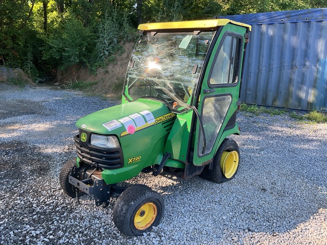 John Deere X720 Lawn Mower