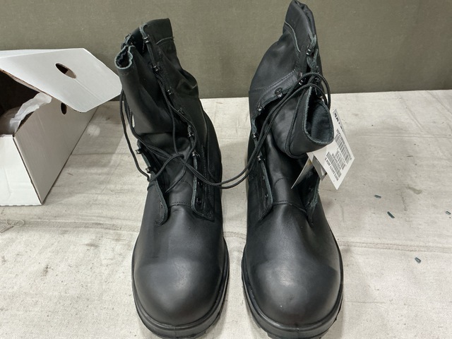 (116) Pairs of Men&rsquo;s Safety Boots
