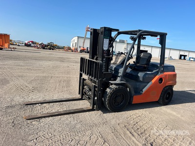 2017 Toyota 8FD4OU 8100 lb Cushion Tire Forklift