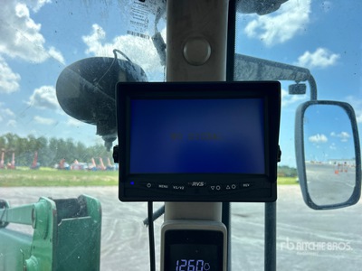 2017 John Deere 7210R 4WD Tractor