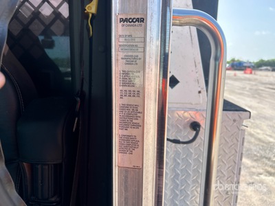 2016 Peterbilt 337 4x2 Servicewagen