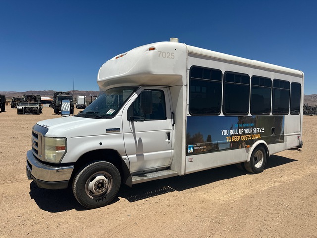 2014 Ford E-450 Econoline Super Duty Bus