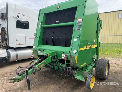 John Deere 567 梱包機