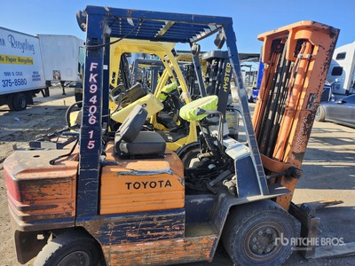 1991 Toyota 42-5FG25 4300 lb Pneumatic Tire Forklift (Inoperable)