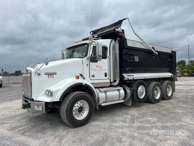 2020 Kenworth T800 8x4 Tri/A Dump Truck