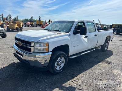 2013 Chevrolet Silverado 2500HD 4x4 Crew Cab Pick Up