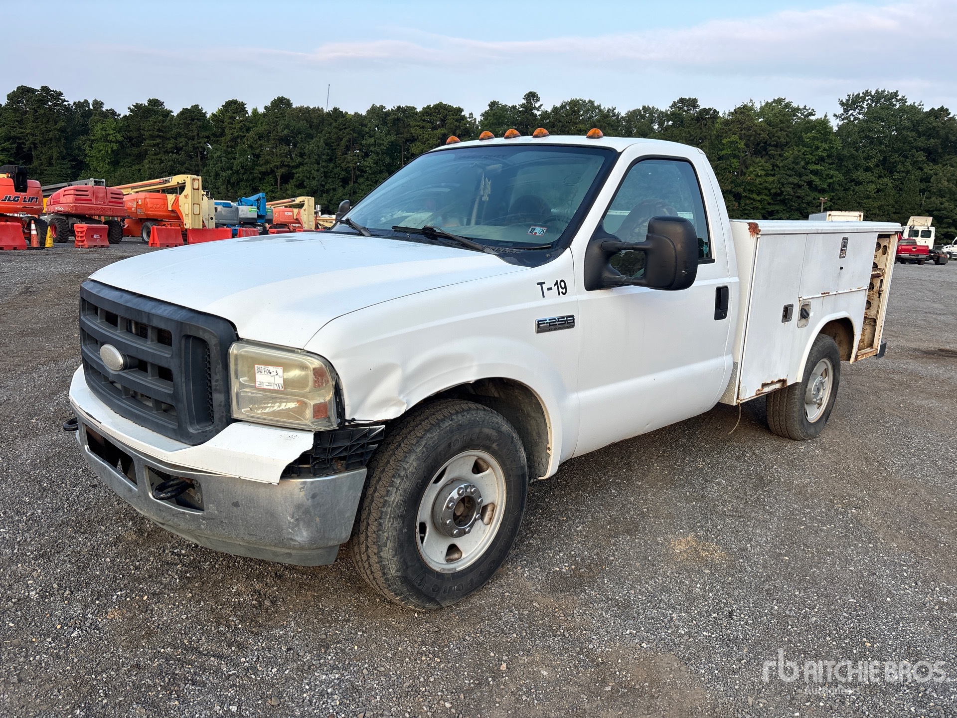 2006 Ford F-250 XL 4x2 Utility Truck