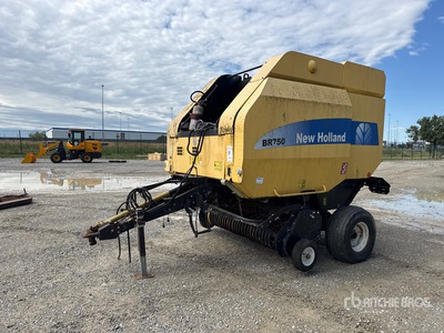 2005 New Holland BR750 Round Baler