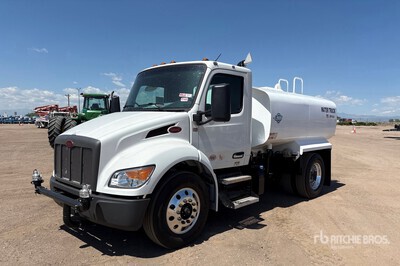 2025 Peterbillt 536 2000 gal Water vrachtwagen