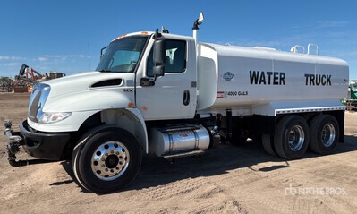 2020 International MV607 4000 gal Camion à eau