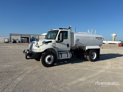 2019 International MV607 4x2 Camion cisterna de agua