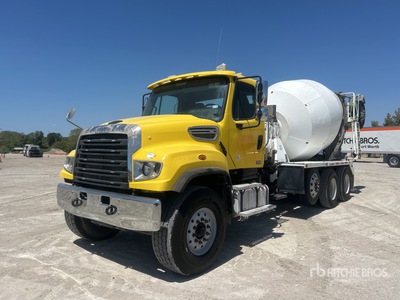 2019 Freightliner 114 SD 10x4 Mixer Truck