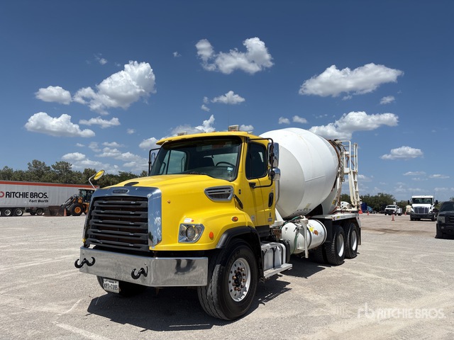 2018 Freightliner 114 SD 6x4 Mixer Truck