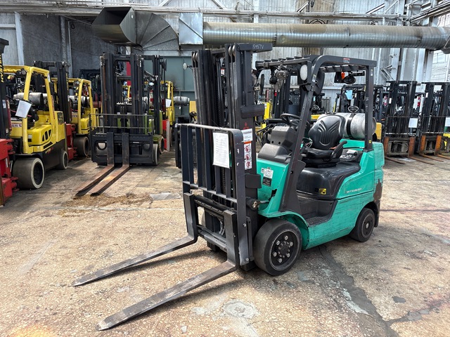 Mitsubishi FGC25N 4750 lb Cushion Tire Forklift
