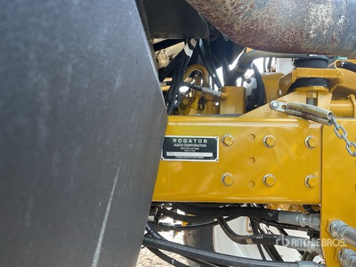 2009 Rogator SS884 100 ft Self-Propelled Sprayer