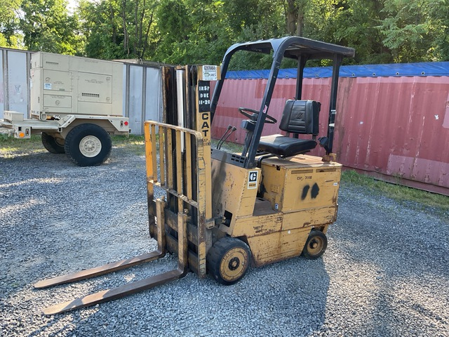 Cat MC30 Forklift