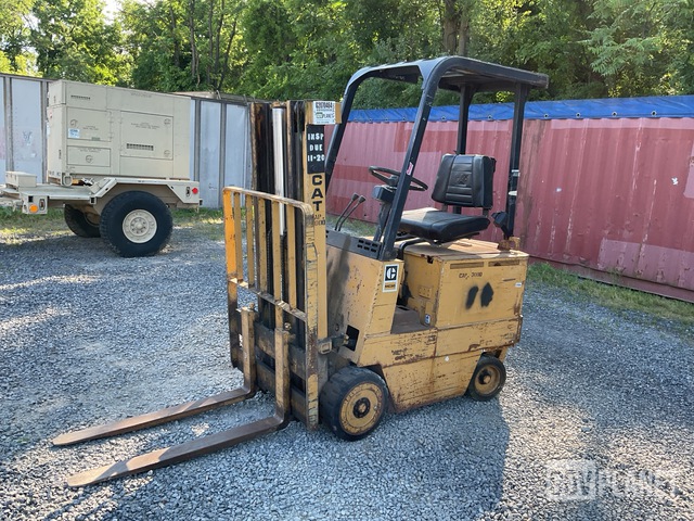 Cat MC30 Forklift