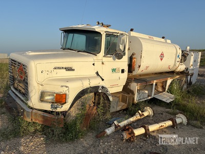 1993 Ford L8000 6x4 Fuel and Lube Truck (Inoperable)