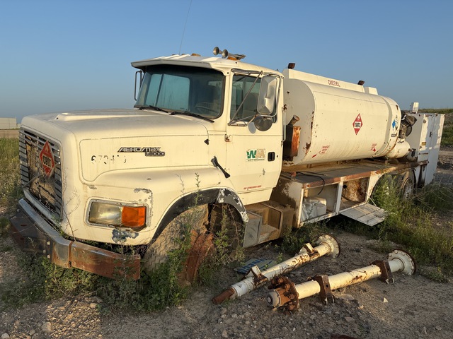 1993 Ford L8000 6x4 Fuel and Lube Truck (Inoperable)