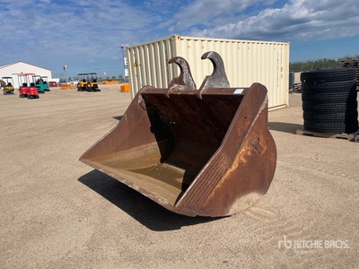 84 in Cleanup Excavator Bucket - Fits Case 450