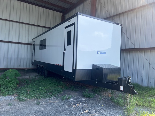 2024 Elkhart Tri/A Mobile Office