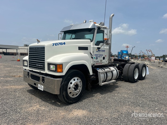 2015 Mack CHU613 6x4 T/A Day Cab Truck Tractor