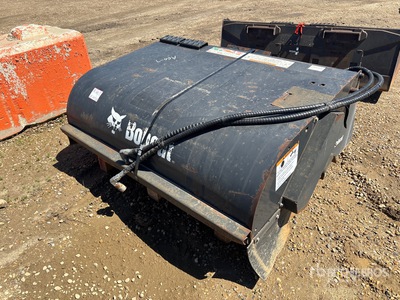 2017 Bobcat 6707144 60 in Skid Steer Sweeper