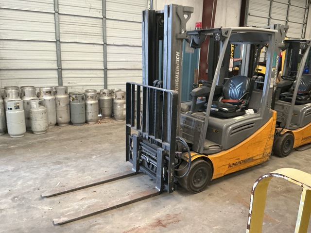 Jungheinrich EFG220 3540 lb Electric Forklift