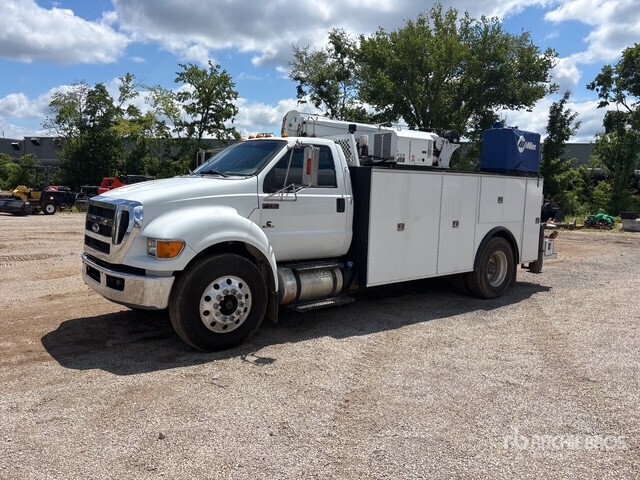 2015 Ford F-750 XL 4x2 Service Truck