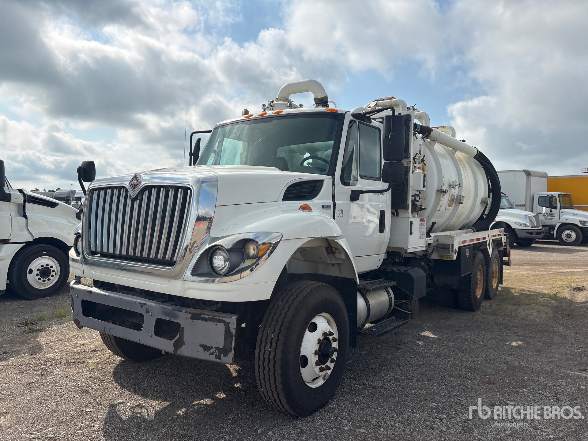 2011 Presvac on 2011 International Workstar 7400 6x4 Vacuum Excavator Truck