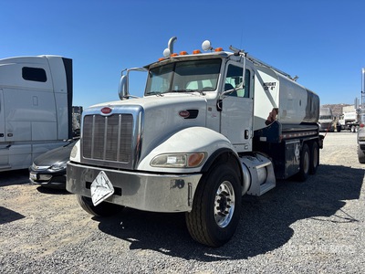 2013 Peterbilt 348 6x4 Waste Oil Tanker Truck