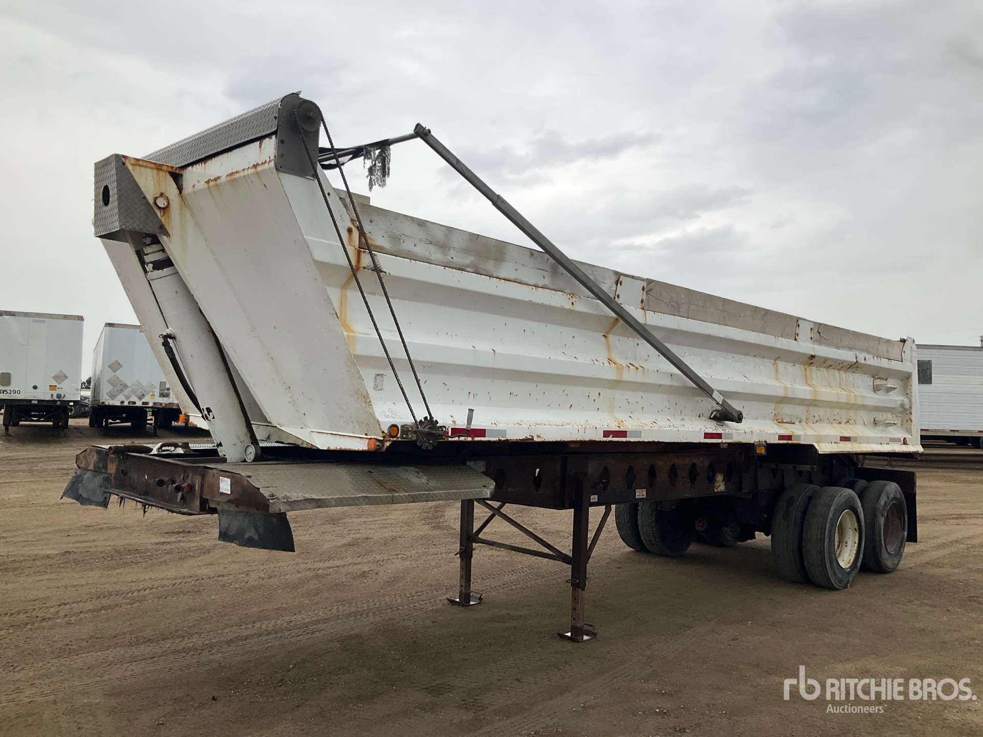 2007 Cross Country 27 ft T/A End Dump Trailer