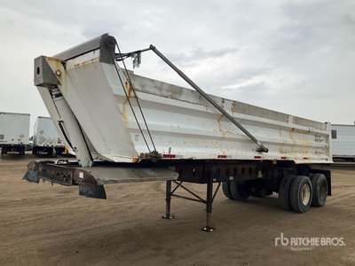 2007 Cross Country 27 ft T/A Hinterkipper