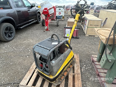 2014 Wacker Neuson DPU4545HE Plancha compactadora