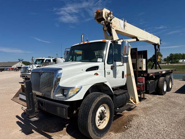 2006 National 600E 40000 lb Straight Boom on 2006 International WorkStar 7500 6x4 Boom Truck (Inoperable)
